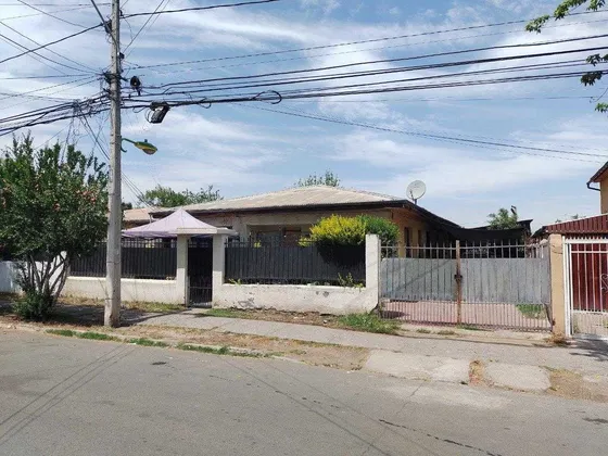 Gran Casa Regularizada, En Terreno De 456m2, El Bosque