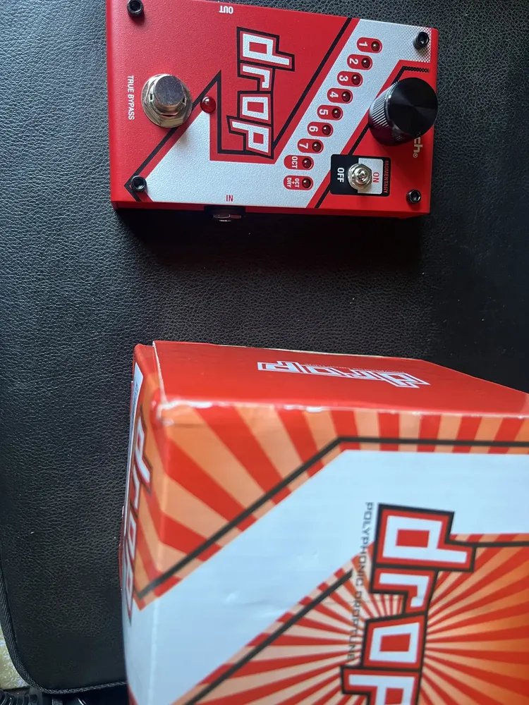 Pedal de efeito DigiTech The Drop Vermelho Com Fonte