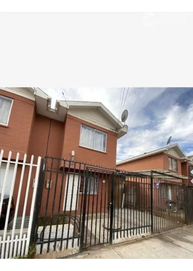 Casa En Venta De Tres Dormomitorios Dos Baños. En Coquimbo