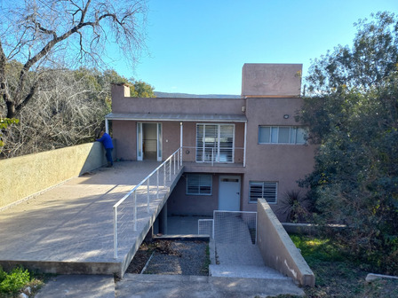 Tanti: Casa En Venta Nueva. Impecable - Opcional: Permuta Rosario Tanti: Casa En Venta Nueva. Impecable - Opcional: Permuta Rosario