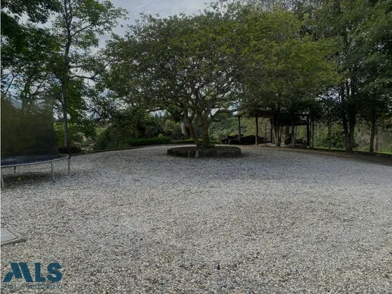 Casa Finca Con Cancha De Futbol(mls#248541)