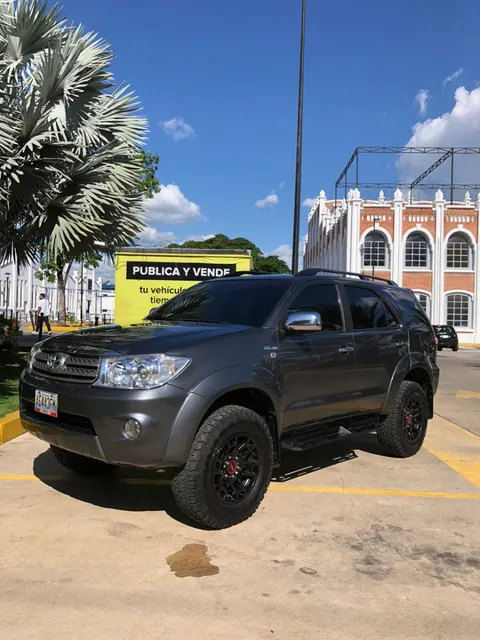 Toyota Fortuner 4x4
