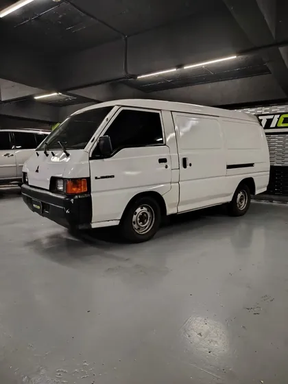 Mitsubishi L300 4cil