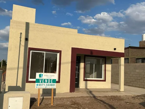 Casa En Venta En Embalse Con Cochera
