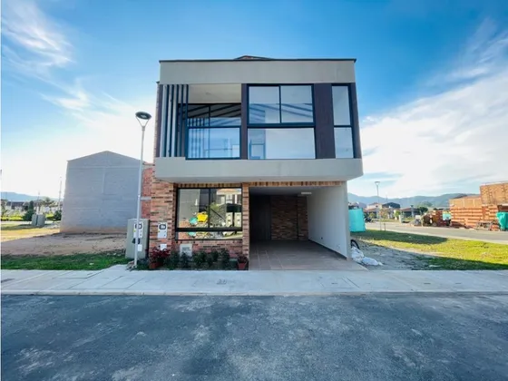 En Venta Casa Unidad Cerrada La Ceja