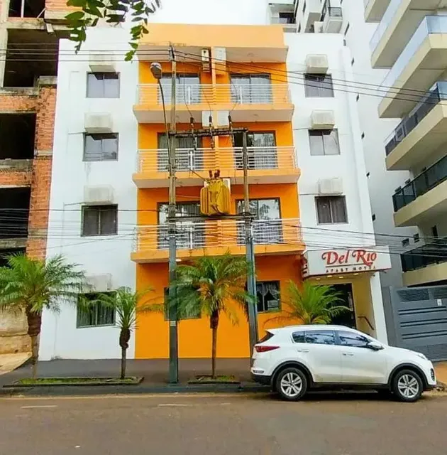 Edificio Amoblado En Pleno Centro De Encarnación: 21 Habitaciones Y 22 Baños | MercadoLibre