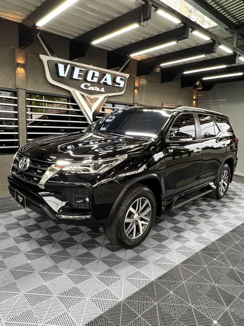 Toyota Fortuner Sr5