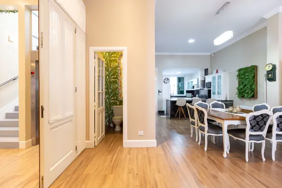 Venta Casa En Barracas, Piscina, Quincho Y Ascensor.