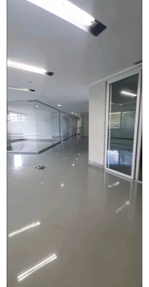 Alquilo Oficina 350m2 Chuao 0715