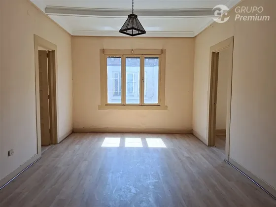 Casa En Venta De 6 Dorm. En Santiago