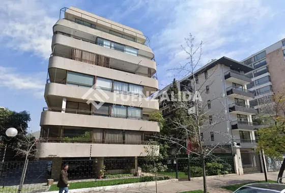 Departamento En Venta De 5 Dorm. En Providencia