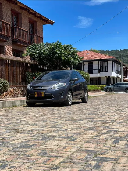 Ford Fiesta 1.6 Sportback Mecánica