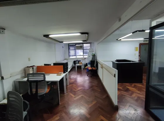 Super Oportunidad Oficina 78 M2. Excelente Estado !!!