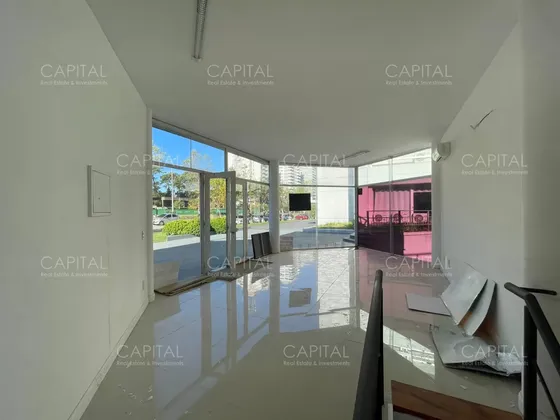 Local Comercial En Alquiler Anual Y De Temporada , Roosevelt, Punta Del Este 
