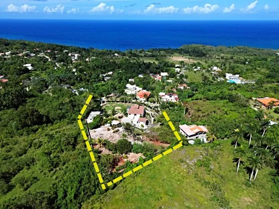2 Casas Con Gran Terreno Con Vista Al Mar 
