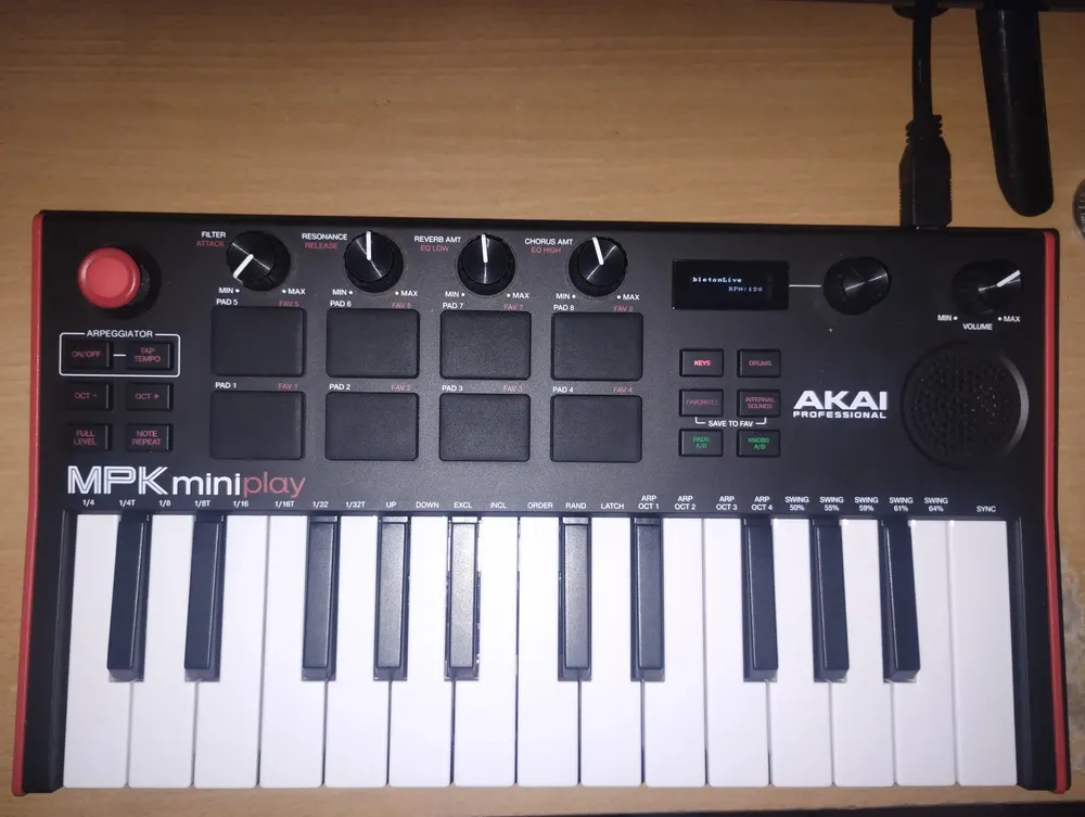 Controlador MIDI Akai MPK Mini Play MK3 25 Teclas Negro Portátil