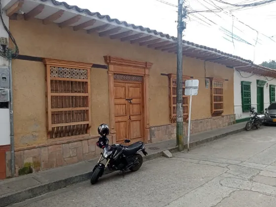 Casa-local En Arriendo En Parque. Cod A775386