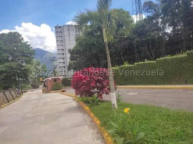 Bello Y Comodo Apartamento A La Venta En Urbanización Parque Caiza. Mls #25-851. K.o.