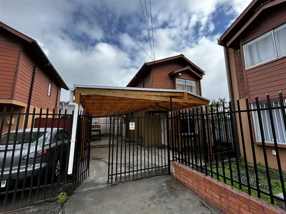 Casa En Arriendo De 2 Dorm. En San Pedro De La Paz