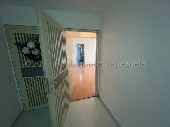 Espectacular Apartamento Ubicado En La Urbanización Las Minas,, San Antonio De Los Altos M0 25-12928
