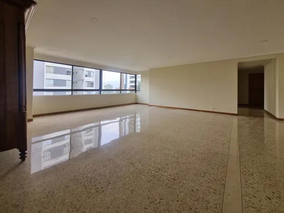 Apartamento Remodelado En Venta El Poblado Castropol
