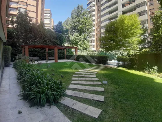 Departamento En Venta De 4 Dorm. En Las Condes