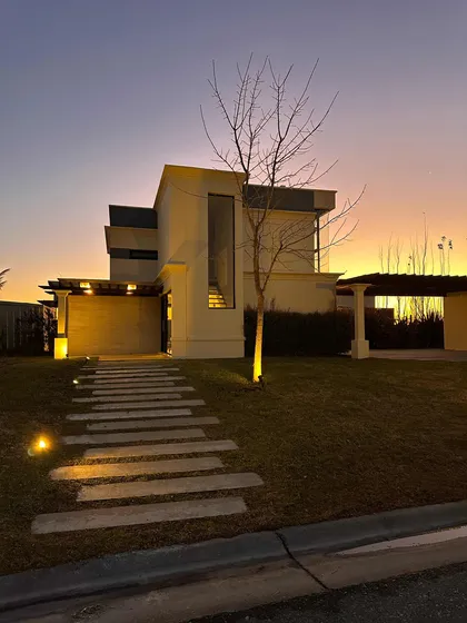 Alquiler Casa Barrio Cerrado Escobar