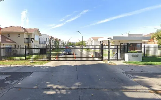 Casa En Venta De 3 Dorm. En Peñaflor
