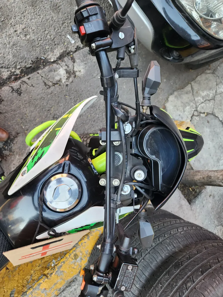 Italika DM 200 Motorcycle420293807535575044