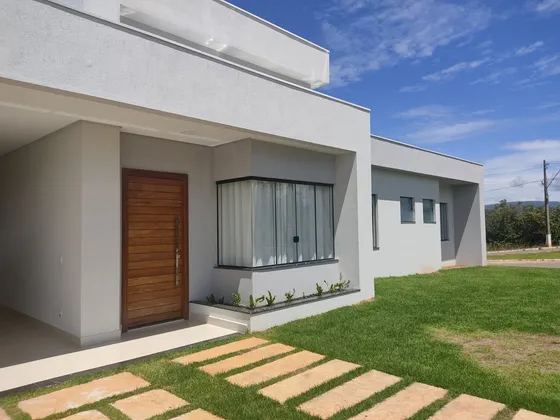 Casa Com Belíssima Vista No Bairro Brisas Do Lago