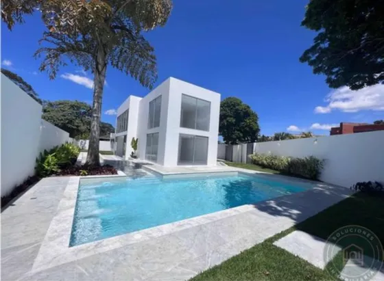 Se Vende Casa 500m2 7h+s/7b+s/4p Lomas De La Lagunita