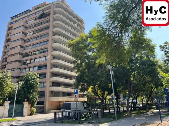 Estilo Penthouse Barrio El Golf Incluye 3 Estacionamientos
