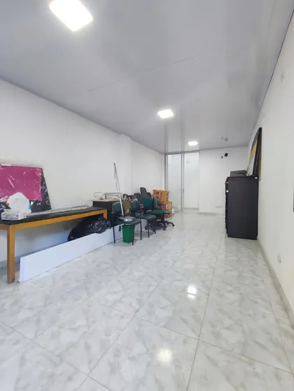 Local En Arriendo En Lleras Restrepo. Cod A24085
