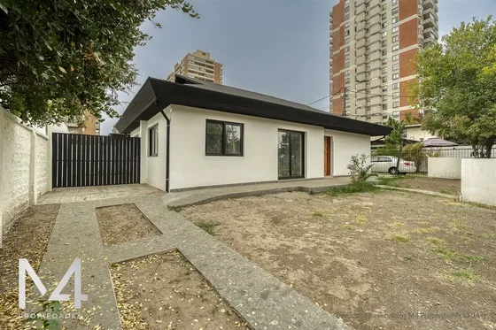 Casa Remodelada N Venta De 4 Dorm. En Las Condes Remodelada