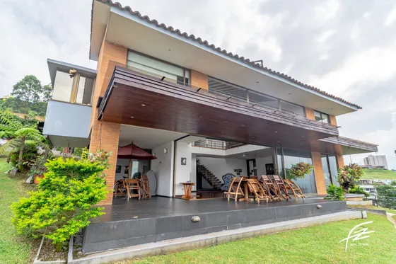 Hermosa Casa Campestre En Las Lomitas, Sabaneta