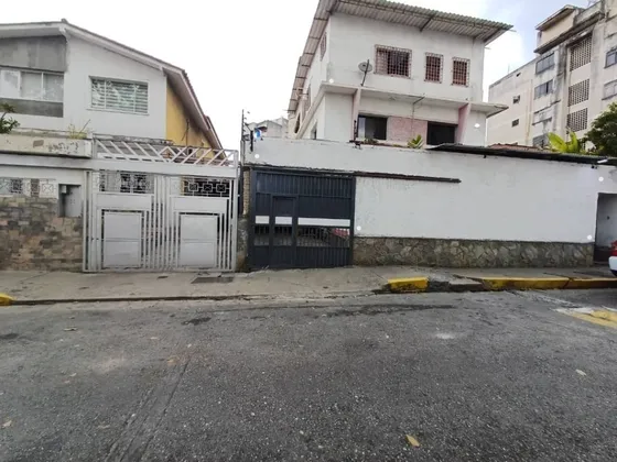 Excelente Oportunidad De Alquiler De Local En Valle Abajo, Municipio Libertador, Caracas. Calle Cerrada Con Vigilancia 24/7