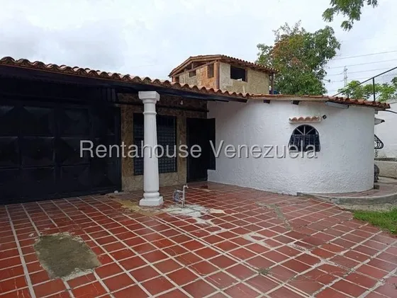 Erika Armeya Vende, Amplia Y Linda Casa En Valle Hondo Cabudare. Flex: 25-21032