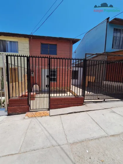 Casa En Venta De 3 Dorm. En Copiapó