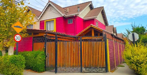 Gran Casa 3d+3b En Condominio De Quilicura (101801)