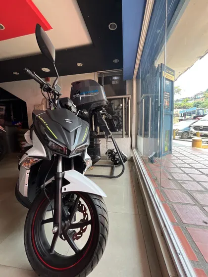 Moto Kymco K 150 Super  Scooter Akox