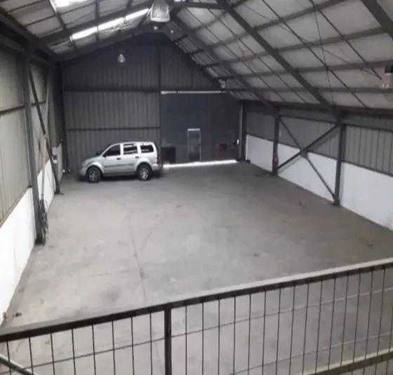 Se Vende  Galpón De 502mt2 Construidos 697mt2