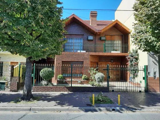  Hermoso Chalet A  4 C/riv, 4 Dorm, Gge 2 Autos