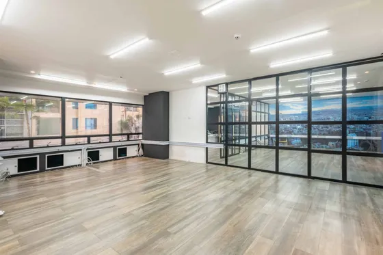 Oficina En Arriendo En Santa Barbara Oriental. Cod A21457
