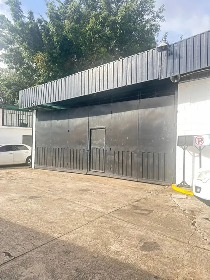Alquiler Galpón Barrio Colon / Odalys Peña.