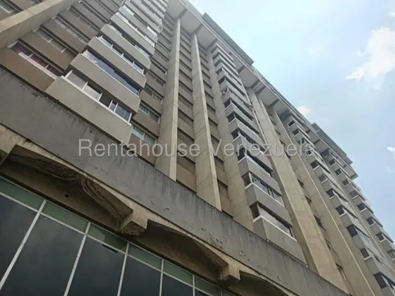Alquiler De Hermoso Y Amplio Apartamento En La Av. Romulo Gallego. Mls #25-18969, K.o.