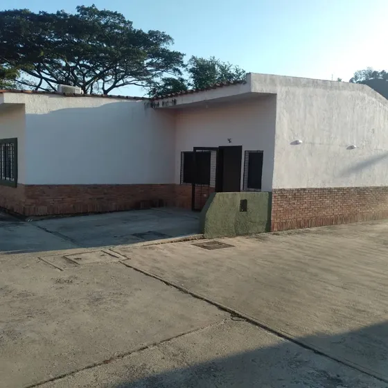 Luis V. Casa Conj. Res. Rusticana Country Naguanagua 04-37