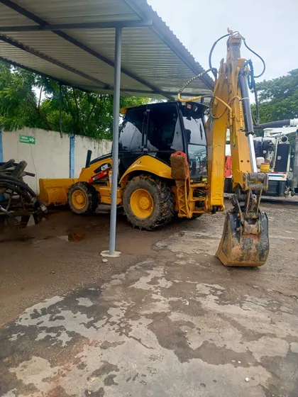 Cat 420e Modelo 2008 /13 Mil Horas