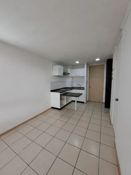 Depto 1 Dormitorio  En Condominio A Pasos Metro Las Rejas