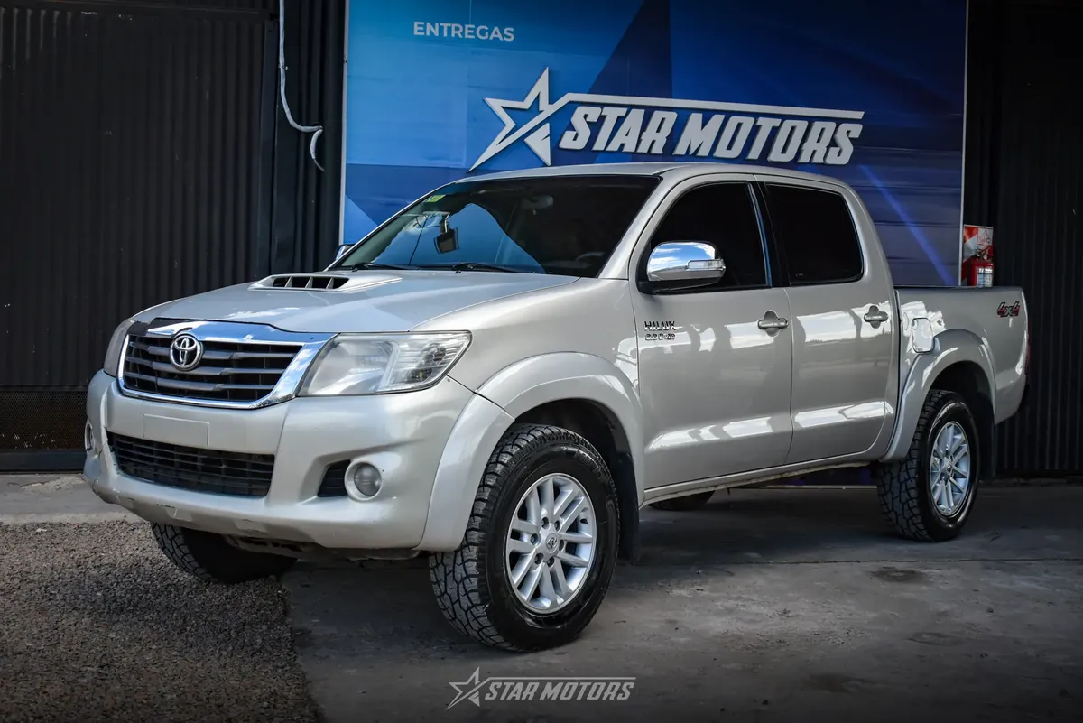 Toyota Hilux Pick-Up 3.0 Cd Srv Cuero I 171cv 4x4 4at