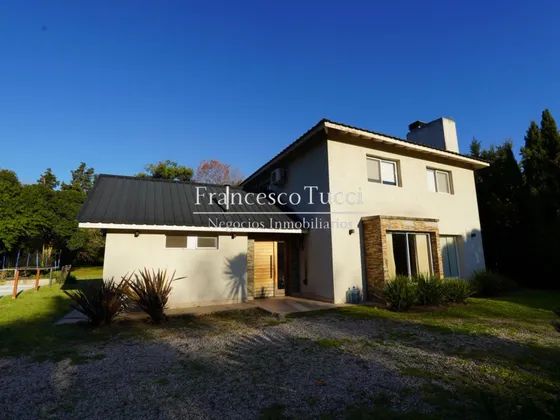 Casa En Venta 5 Ambientes La Tradición